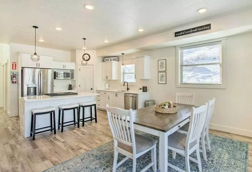 Garden City Home W/ Pool Access By Bear Lake!