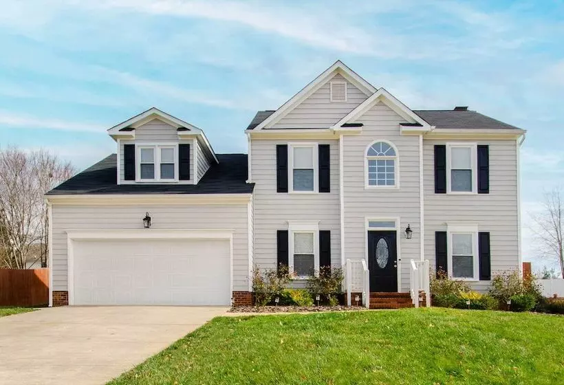 Gorgeous Graham Home With Private Outdoor Pool!