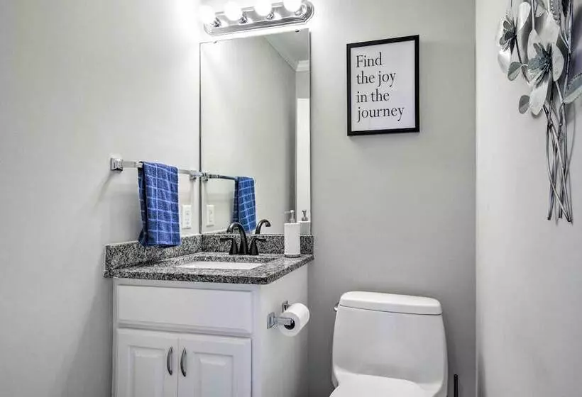 Gorgeous Graham Home With Private Outdoor Pool!