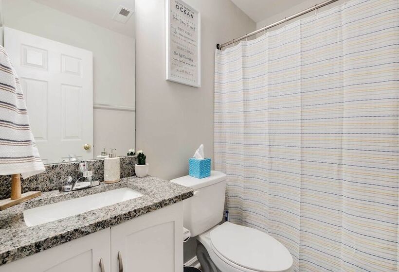 Gorgeous Graham Home With Private Outdoor Pool!