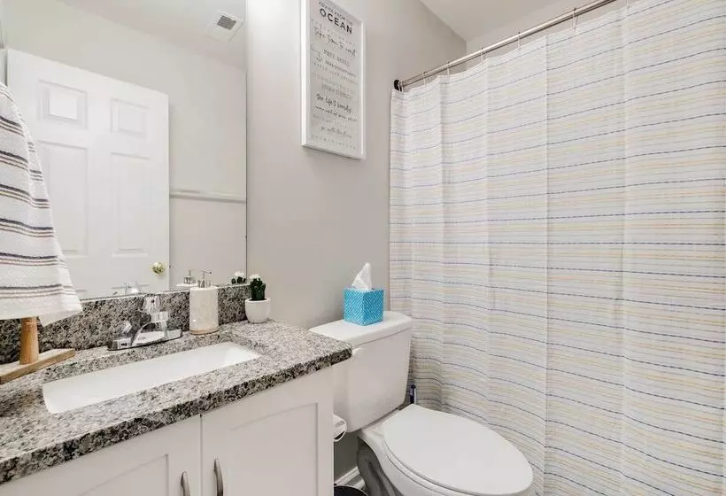 Gorgeous Graham Home With Private Outdoor Pool!