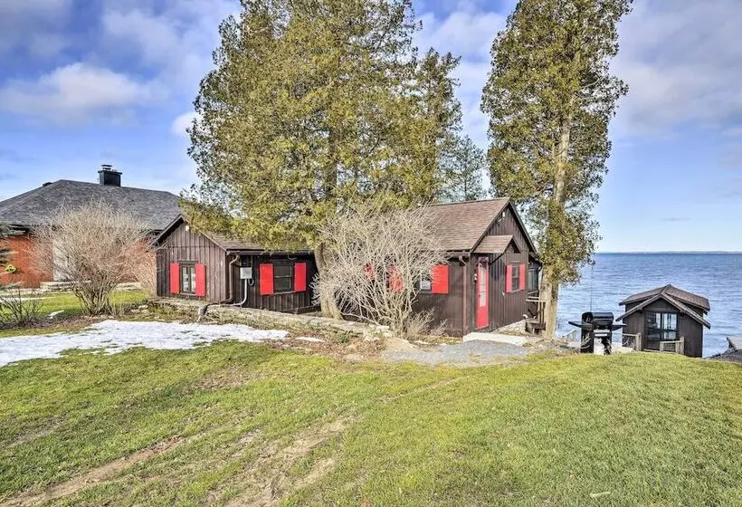 Henderson Harbor Cottage W/ Lake Access!