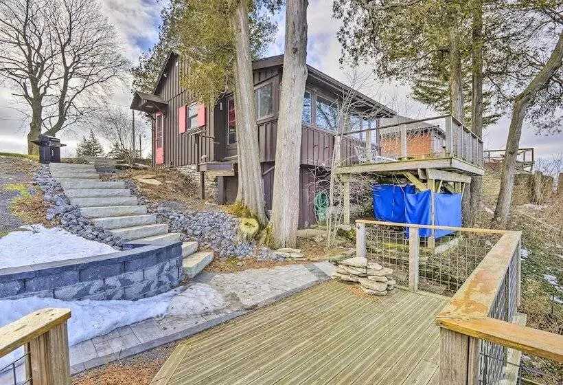 Henderson Harbor Cottage W/ Lake Access!