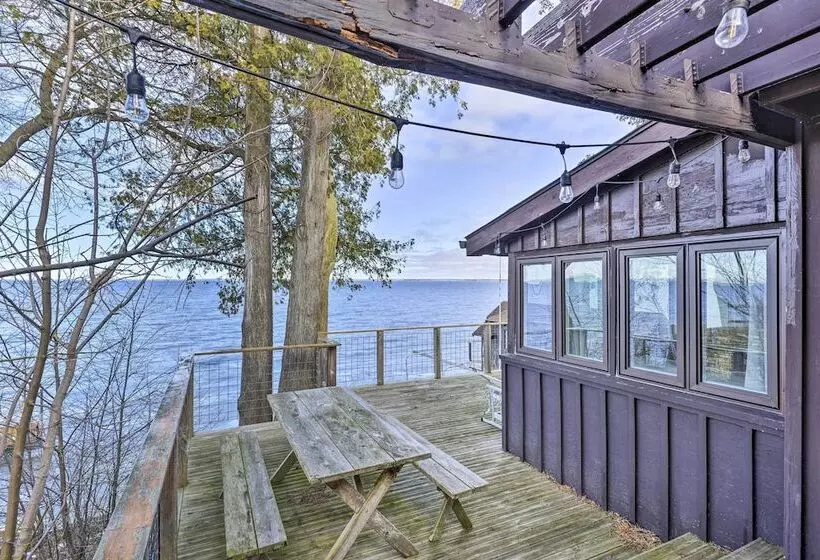 Henderson Harbor Cottage W/ Lake Access!