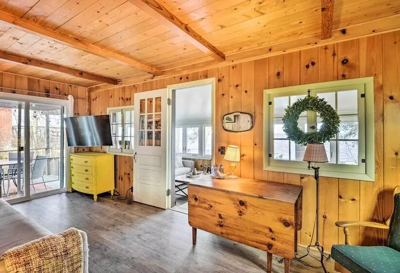 Henderson Harbor Cottage W/ Lake Access!