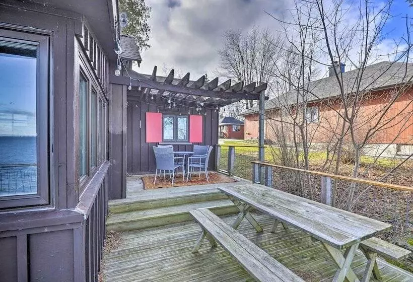 Henderson Harbor Cottage W/ Lake Access!