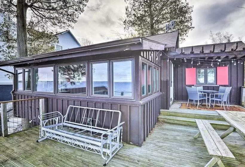 Henderson Harbor Cottage W/ Lake Access!