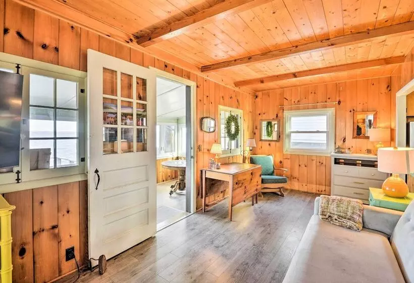Henderson Harbor Cottage W/ Lake Access!