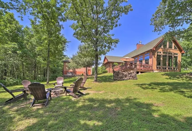 Huge Vian Family Retreat: Hot Tub + Game Room