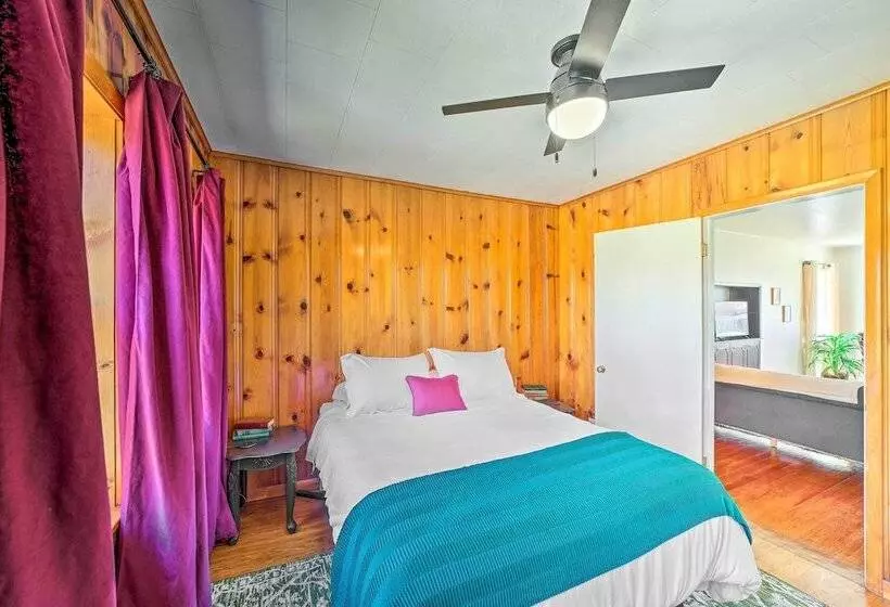 Lake Eufaula Retreat W/ Fire Pit, Near Main St!