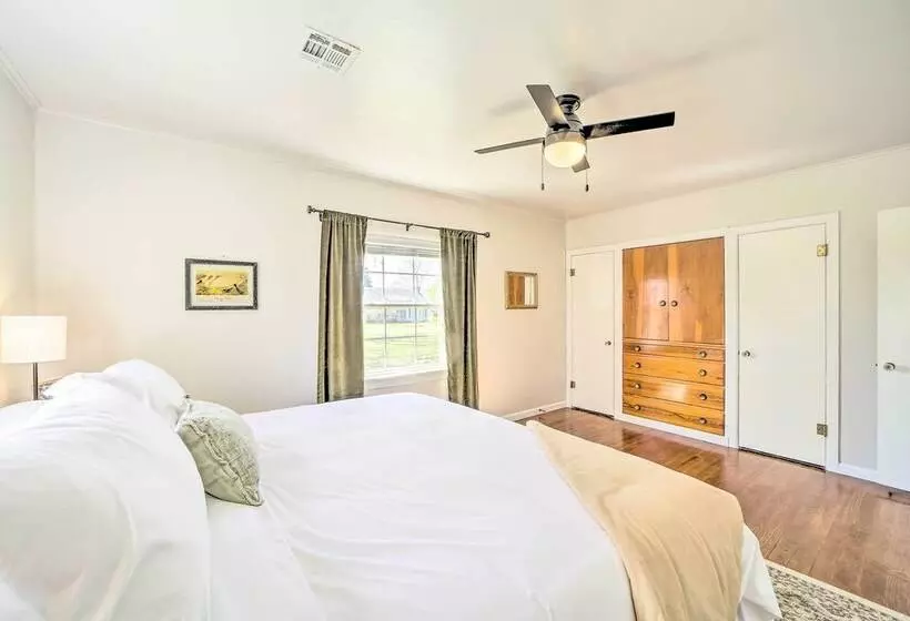 Lake Eufaula Retreat W/ Fire Pit, Near Main St!