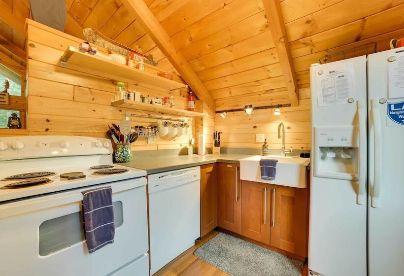 Michigan Cabin Hideaway W/ Lake & Trail Access!