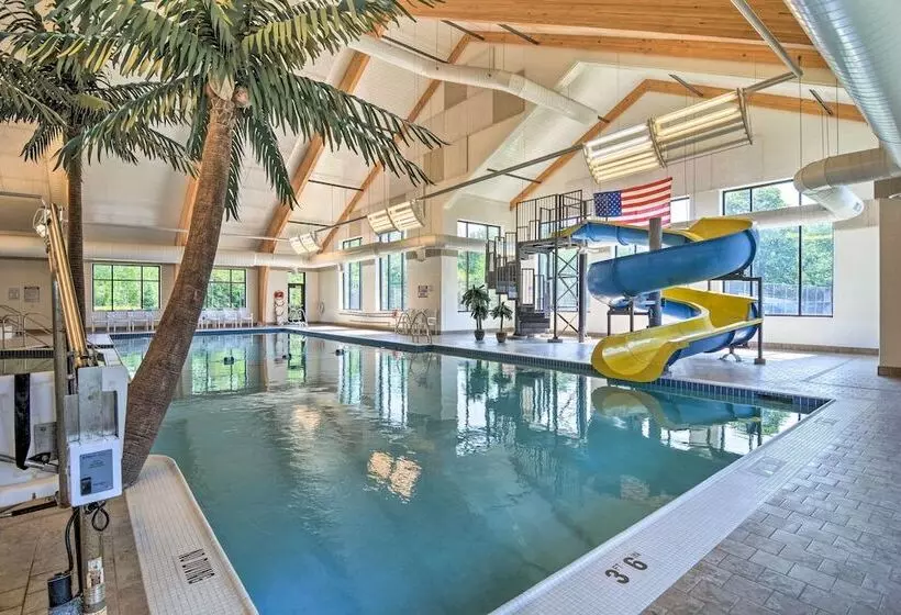 Michigan Cabin Hideaway W/ Lake & Trail Access!