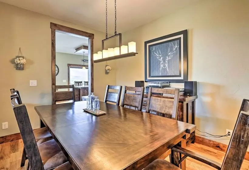 Game Room & Hot Tub: Luxe Grand Lake Retreat!