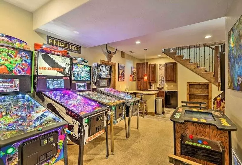 Game Room & Hot Tub: Luxe Grand Lake Retreat!