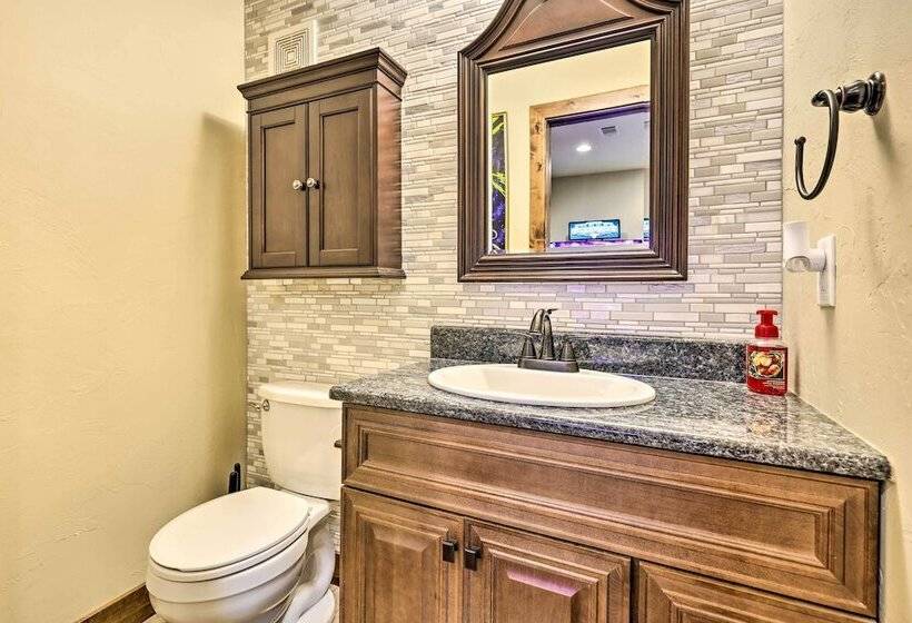 Game Room & Hot Tub: Luxe Grand Lake Retreat!