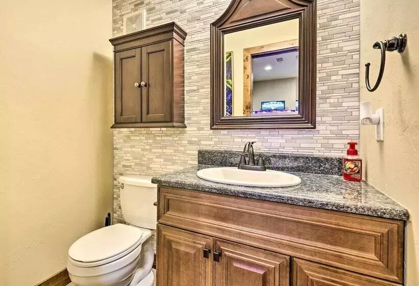 Game Room & Hot Tub: Luxe Grand Lake Retreat!