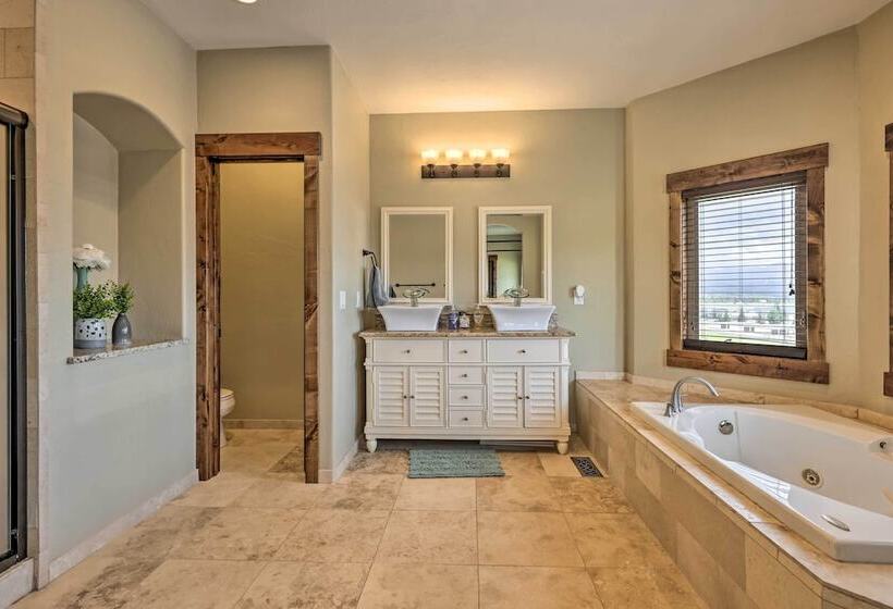 Game Room & Hot Tub: Luxe Grand Lake Retreat!