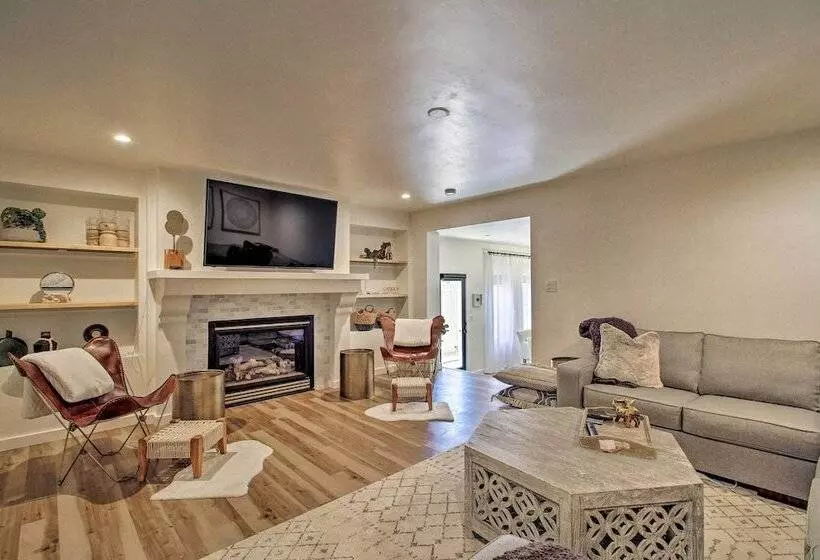 Luxury Albuquerque Home W/ Pool, Deck, + Hot Tub!