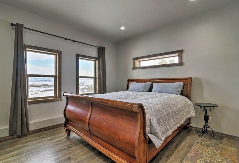 Majestic Granby Home W/ Hot Tub, Deck & Views!