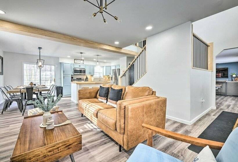 Mid Century Mod Poconos Retreat W/ Pool Table