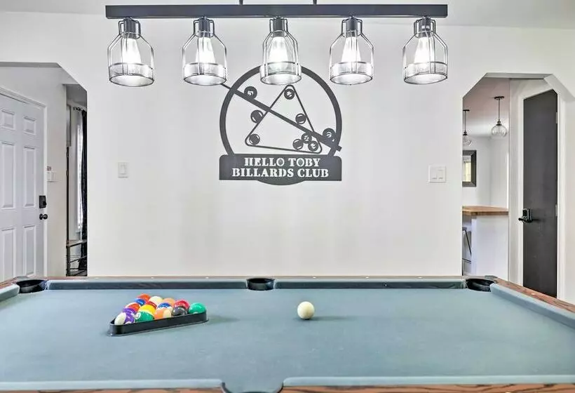 Mid Century Mod Poconos Retreat W/ Pool Table
