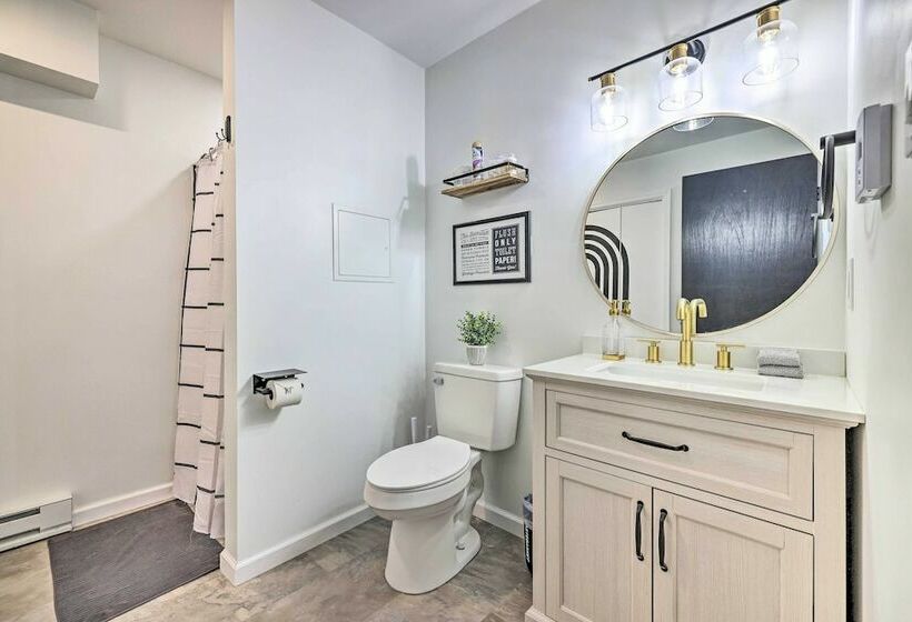 Mid Century Mod Poconos Retreat W/ Pool Table