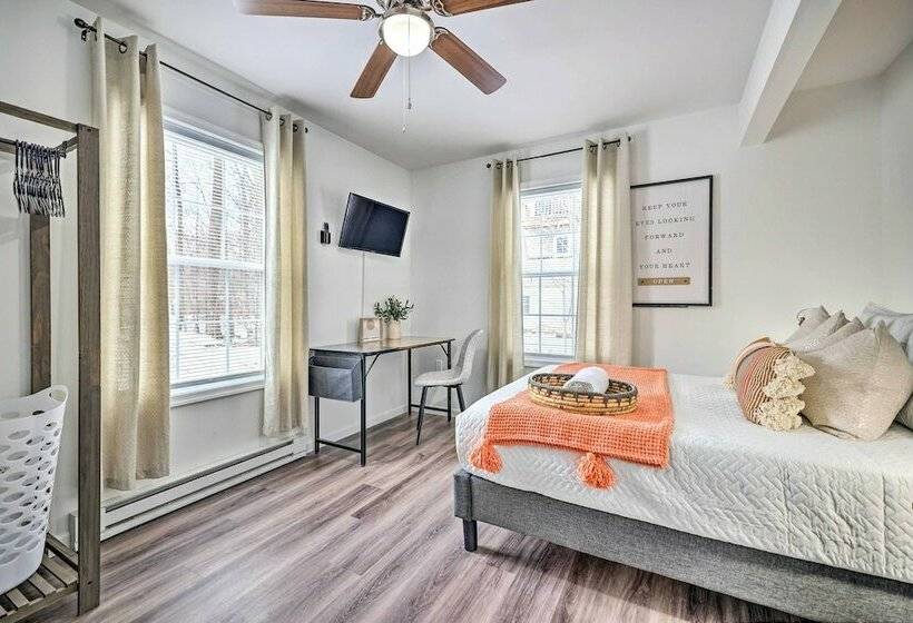 Mid Century Mod Poconos Retreat W/ Pool Table