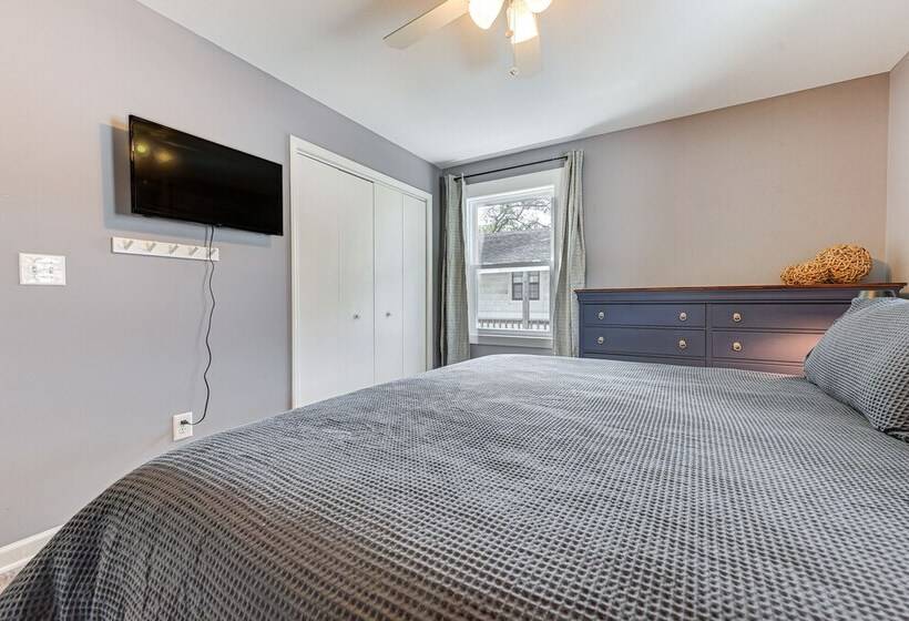 Oak Island Home W/ Pool: Walk To Long Beach!