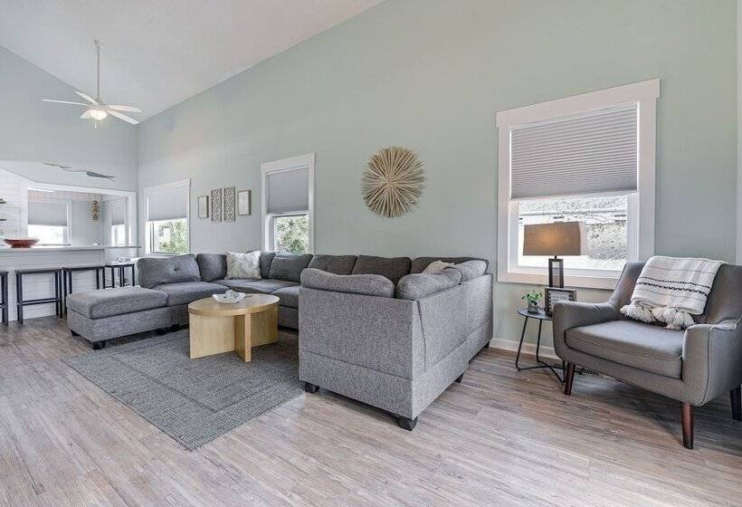 Oak Island Home W/ Pool: Walk To Long Beach!