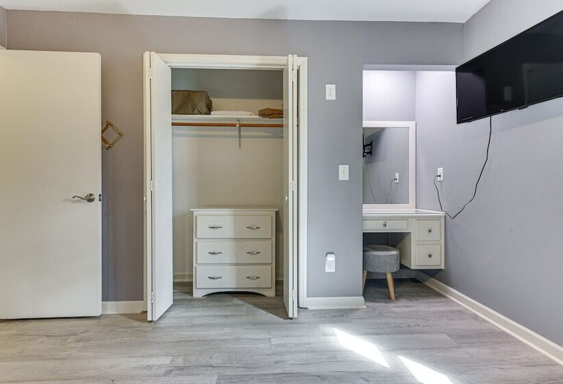 Oak Island Home W/ Pool: Walk To Long Beach!