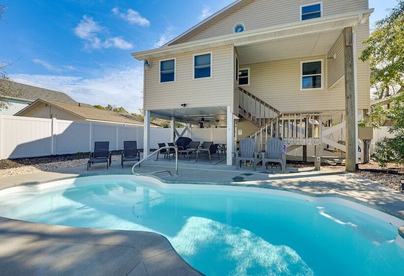 Oak Island Home W/ Pool: Walk To Long Beach!