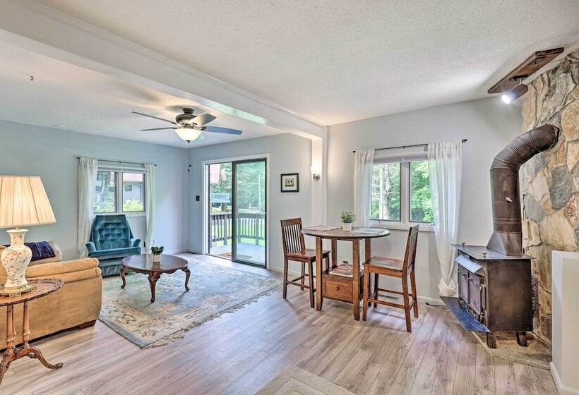 Peaceful Roan Mountain Escape: On Site Creek!