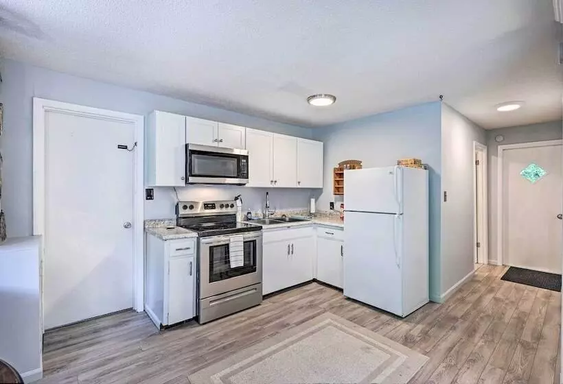 Peaceful Roan Mountain Escape: On Site Creek!