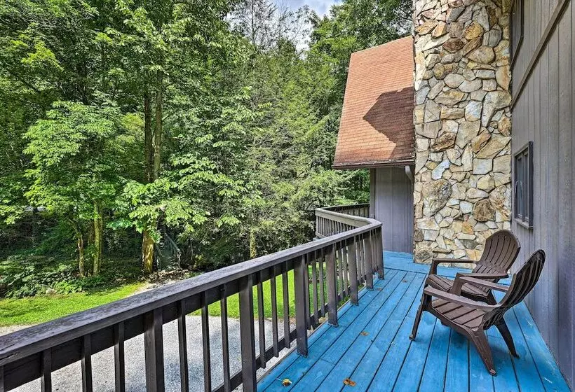 Peaceful Roan Mountain Escape: On Site Creek!