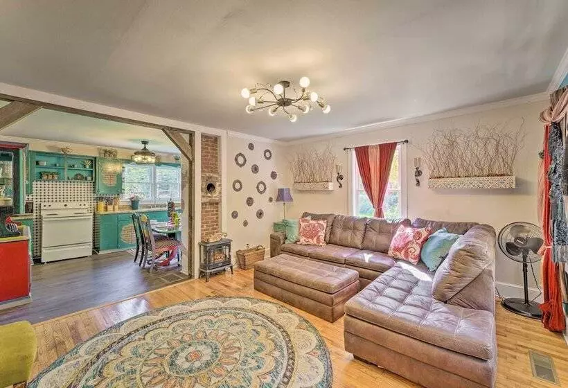 Pet Friendly Bakersville Cottage W/ Views!