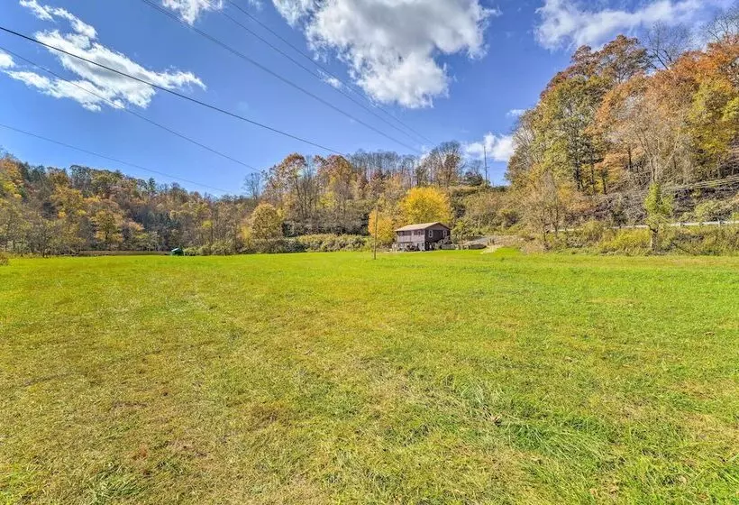 Pet Friendly Bakersville Cottage W/ Views!