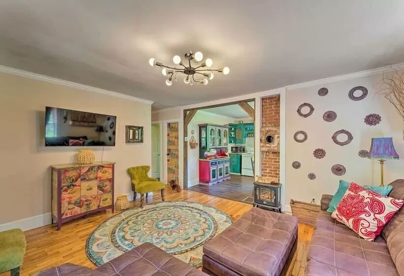 Pet Friendly Bakersville Cottage W/ Views!