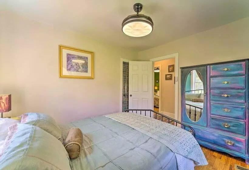 Pet Friendly Bakersville Cottage W/ Views!