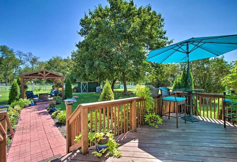 Pet Friendly Williamstown Farmhouse By Main Street