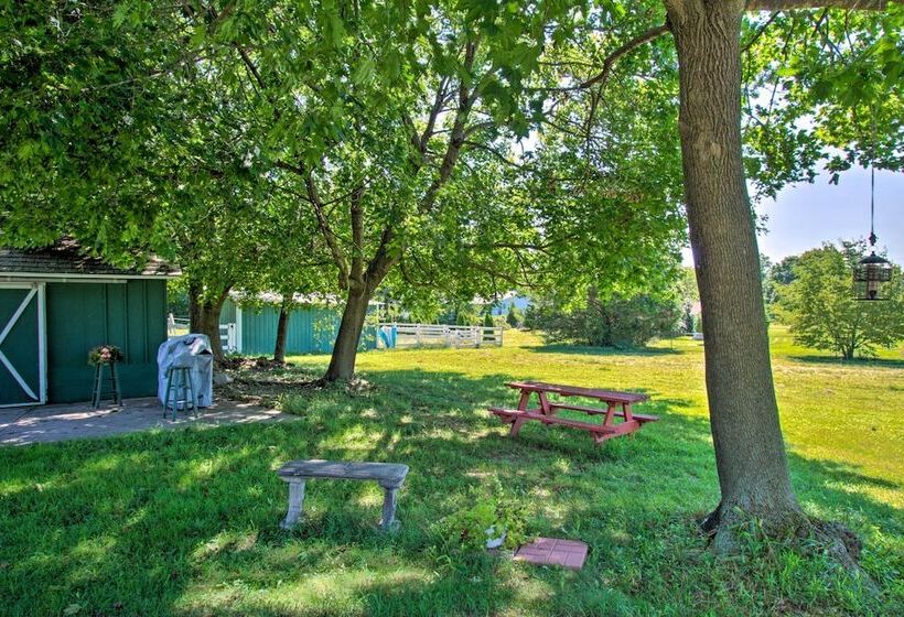 Pet Friendly Williamstown Farmhouse By Main Street