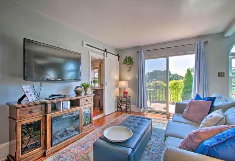 Pet Friendly Williamstown Farmhouse By Main Street