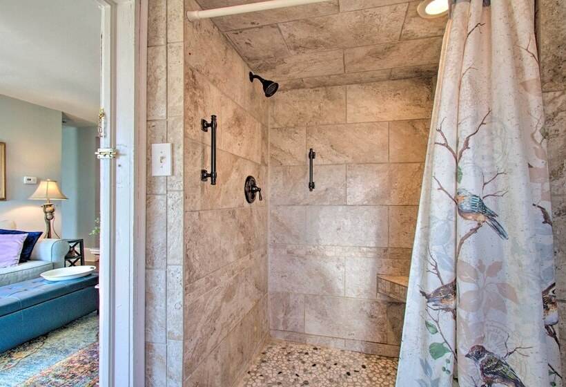 Pet Friendly Williamstown Farmhouse By Main Street