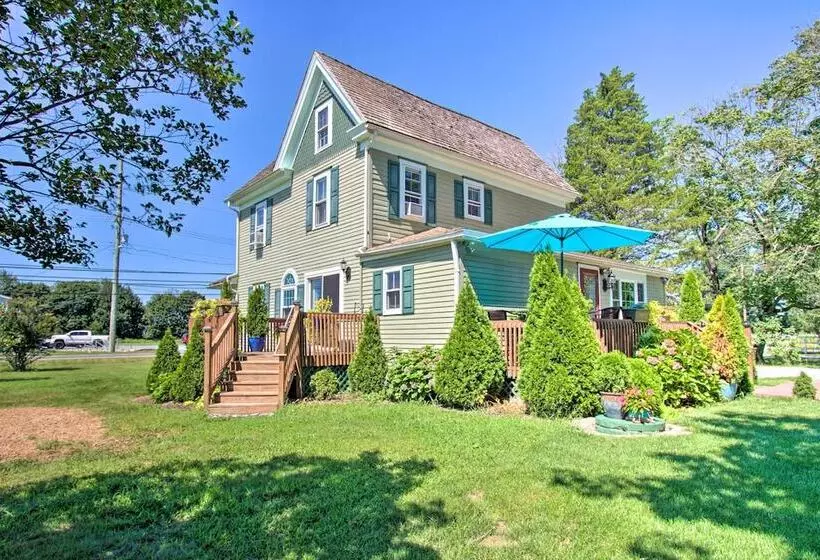 Pet Friendly Williamstown Farmhouse By Main Street