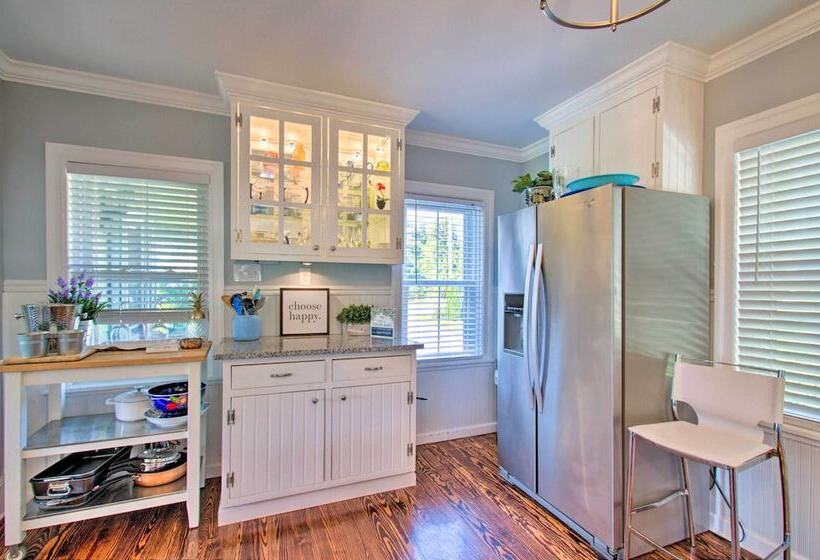 Pet Friendly Williamstown Farmhouse By Main Street