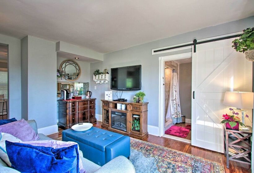 Pet Friendly Williamstown Farmhouse By Main Street