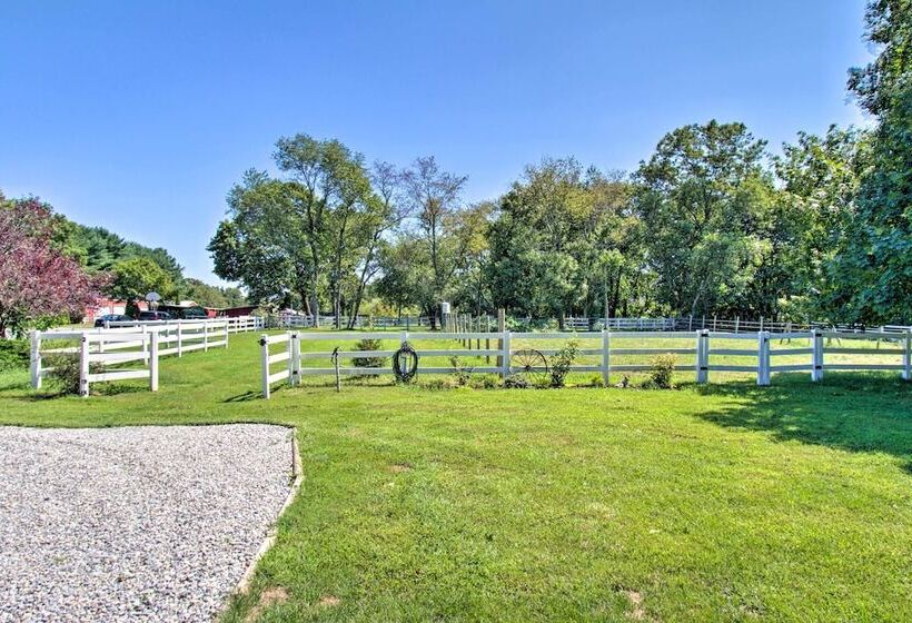 Pet Friendly Williamstown Farmhouse By Main Street