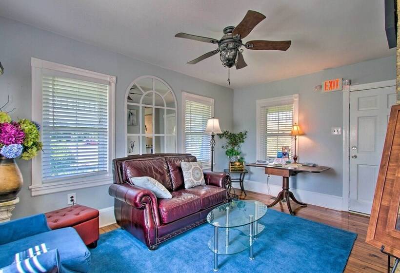 Pet Friendly Williamstown Farmhouse By Main Street