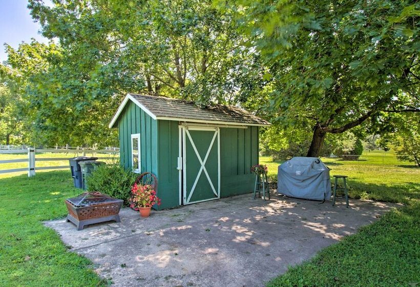 Pet Friendly Williamstown Farmhouse By Main Street