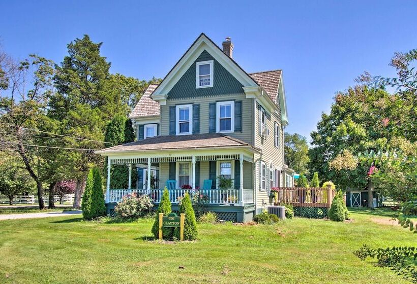 Pet Friendly Williamstown Farmhouse By Main Street